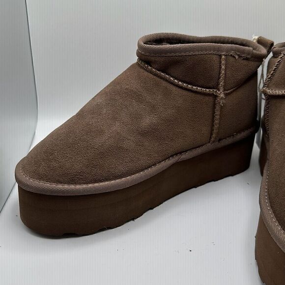 CUSHIONAIRE Women's Genuine Suede pull on platform boot +Memory Foam 8 TAUPE - Picture 7 of 7